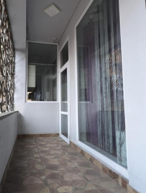 One-Bed Heaven Near the Airport